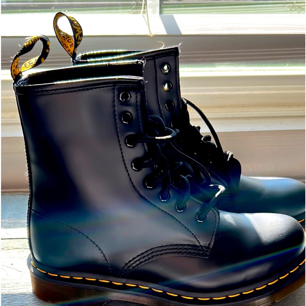 Dr. Martens Jacob air wear with bounce soles